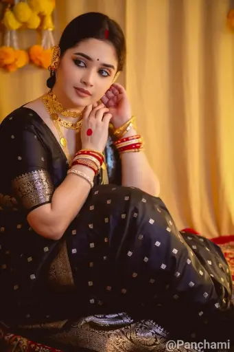 Dhupiyan Silk Sharee with Blouse Piece  উন্নত মানের ধুপিয়ান শাড়ি আফসান ও স্ক্রিন প্রিন্টের কাজ শাড়ি ১৩ হাত লম্বা নান্দনিক ডিজাইন আরামদায়ক কাপড় শাড়ির সাথে ব্লাউজ পিস আছে ।