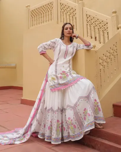 Sharara Three Piece  শারারা থ্রিপিস সেট। 100% কোয়ালিটি। ফেব্রিক্স: কটন। জামাঃ পিওর কটন। সারারা: কটন। ওড়না: ফাইন কটন। বডি লং - ৩৬ সাইজ- ৩৬/৩৮/৪০/৪২/৪৪/৪৬